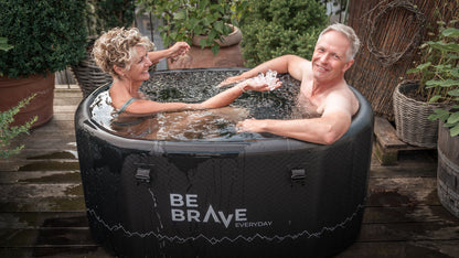 BE BRAVE Eisbad Schweiz The Horizon Set Becken schwarz